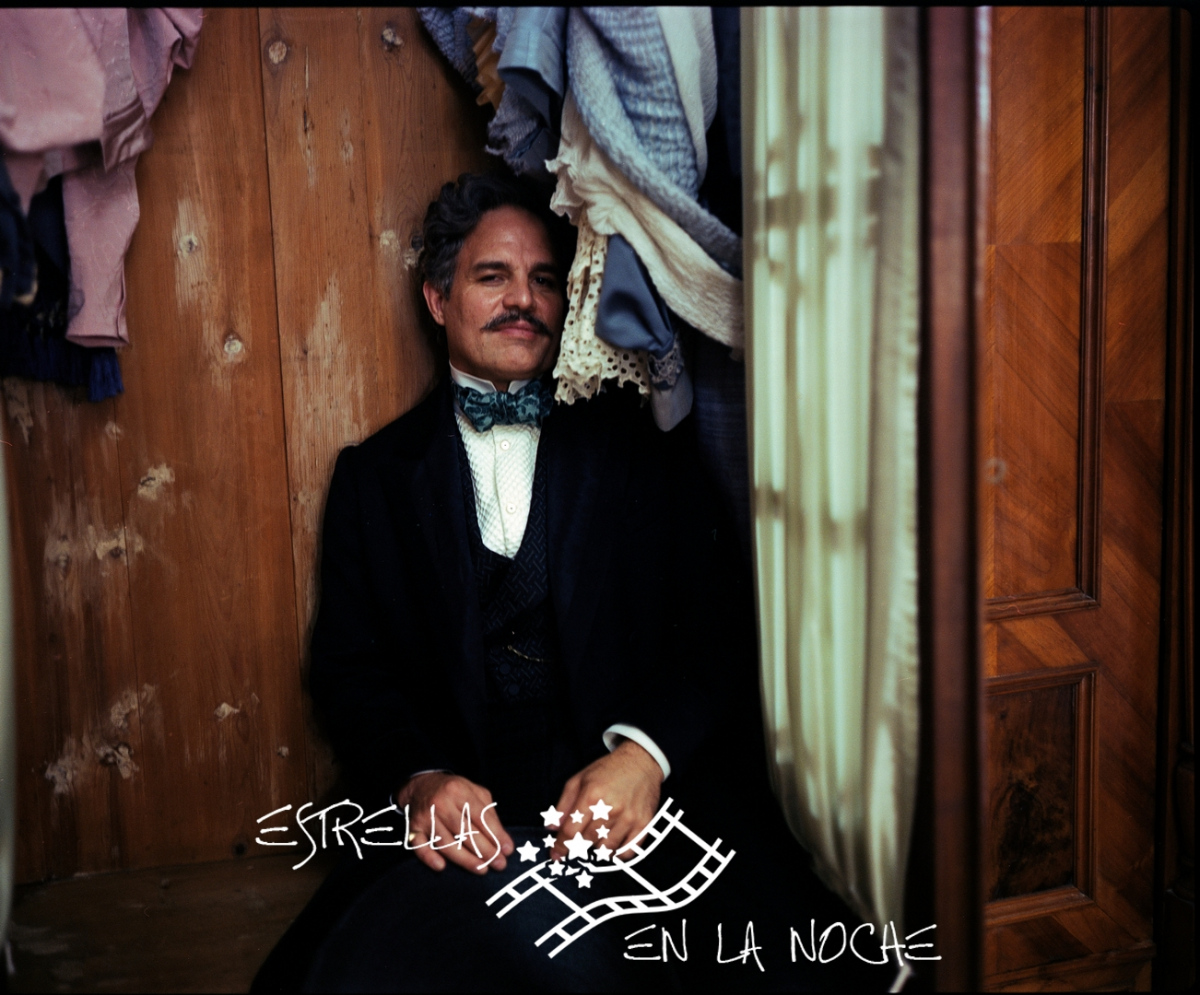 Mark Ruffalo in POOR THINGS. Photo by Yorgos Lanthimos. Courtesy of Searchlight Pictures. © 2023 20th Century Studios All Rights Reserved.